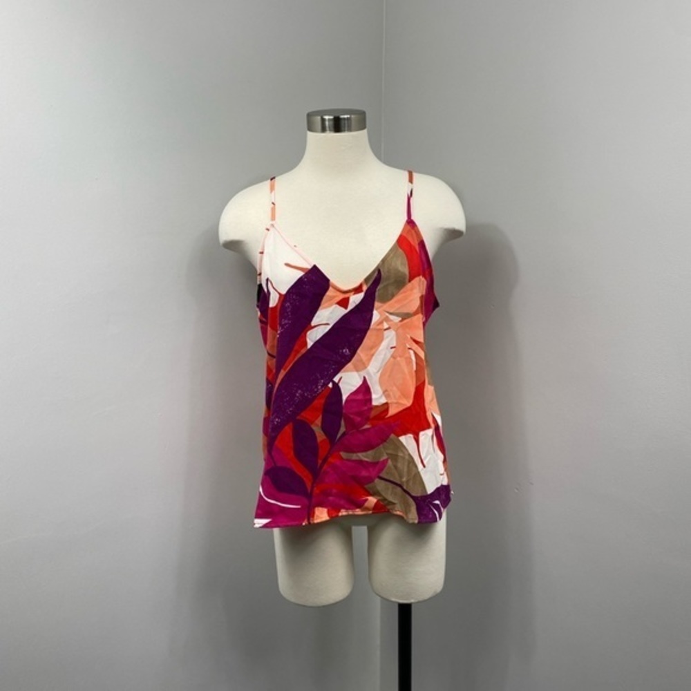 A New Day Pink‎ Tropical Tank